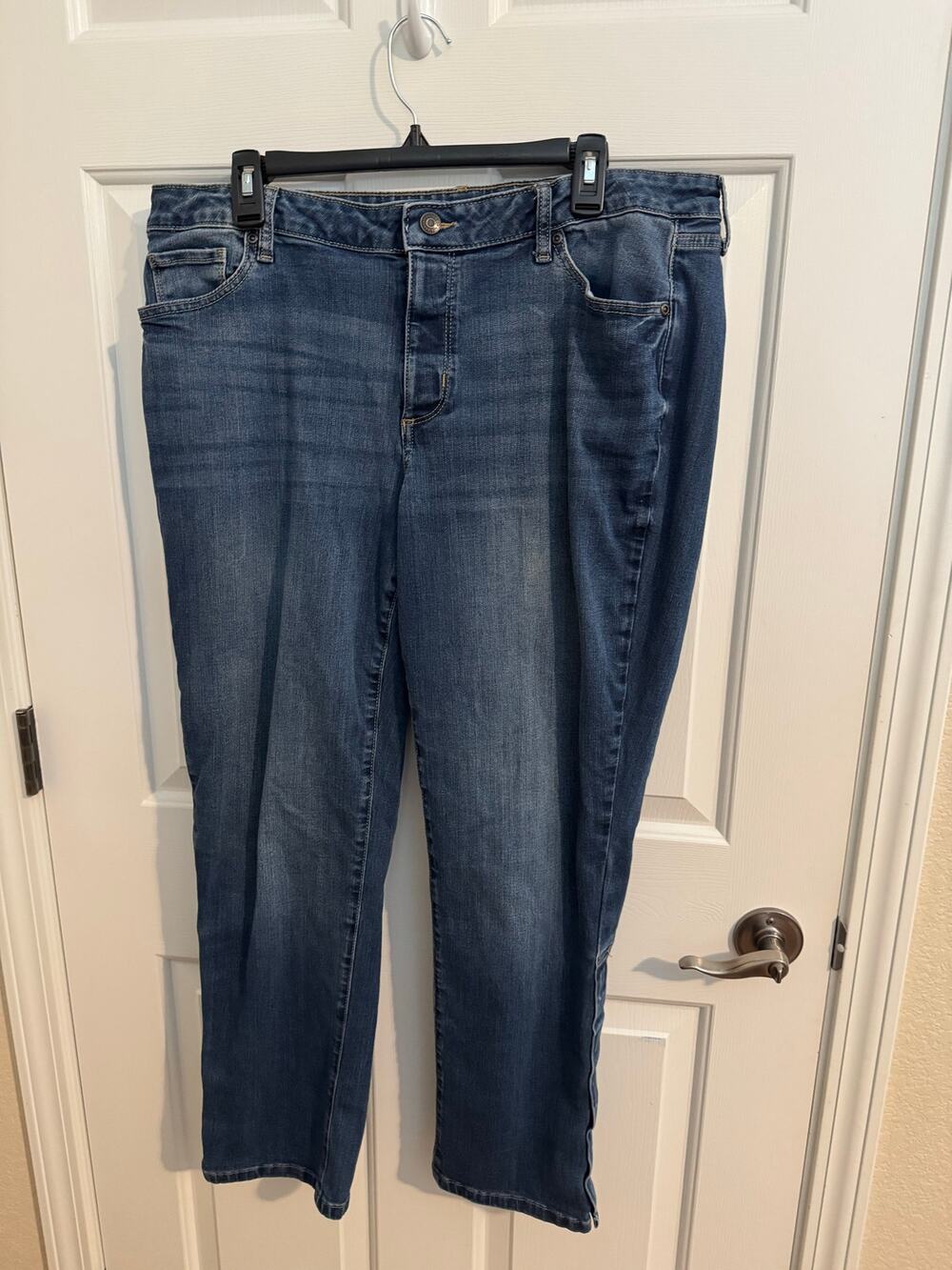 Sonoma Adaptive Straight Jeans Meduim Wash Feathered Plus 18